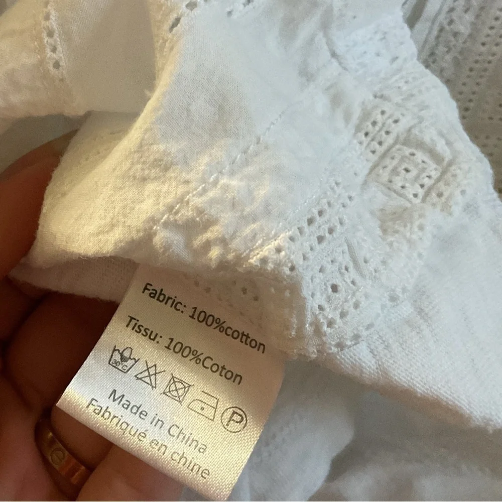 6397 White Eyelet Top Size XS